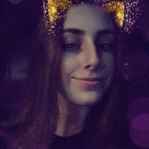 Meet your Posher, Julia